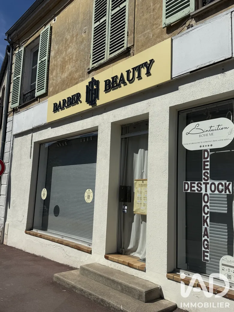 Immeuble 80 m² · à Le Châtelet-en-Brie · 80 m² · 230 000 €