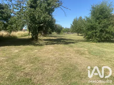 Terrain à bâtir à Arveyres (33500)