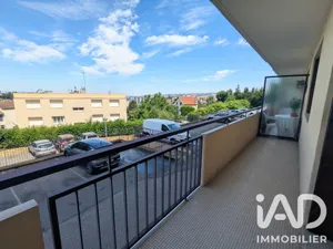 Apartment in Saint-Étienne (42100)