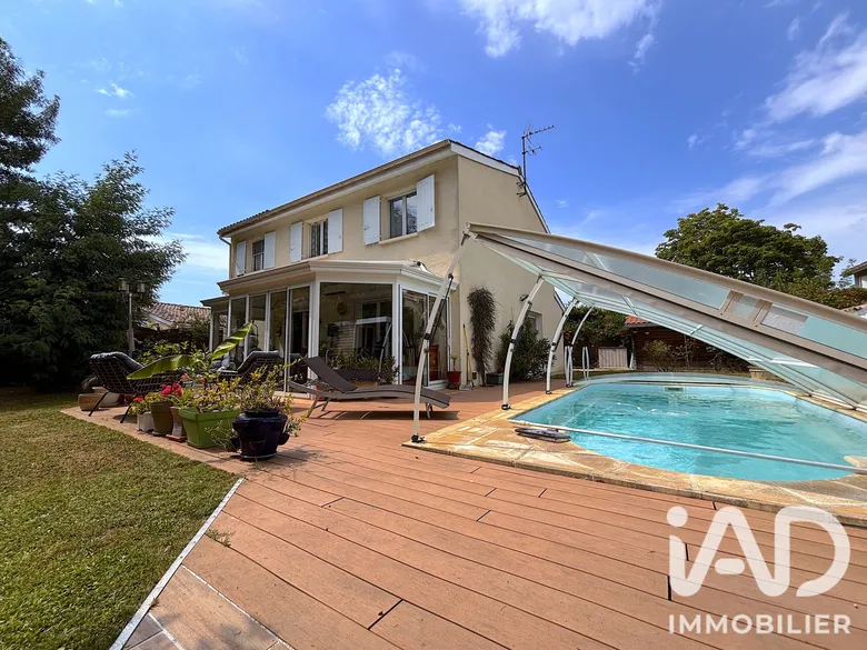 Maison 8 pièces 154 m² · à Mérignac · 154 m² · 720 000 €