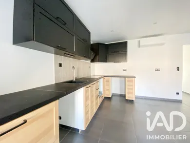 Duplex in Carpentras (84200)