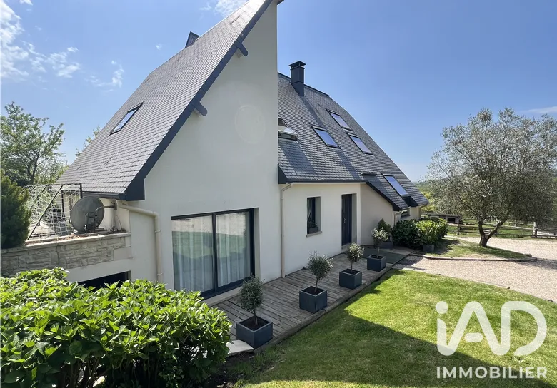Maison 6 pièces 160 m² · à Pont-l'Évêque · 160 m² · 599 000 €