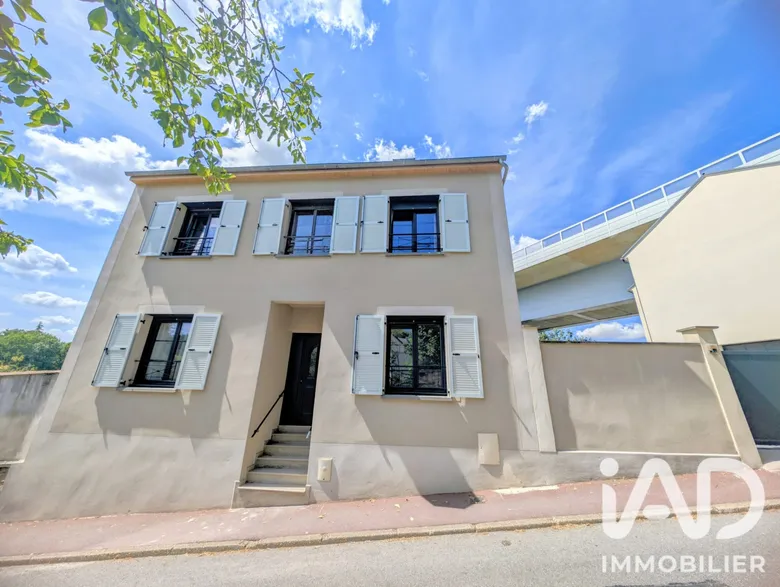 Maison 7 pièces 187 m² · à Saint-Germain-en-Laye · 187 m² · 795 000 €