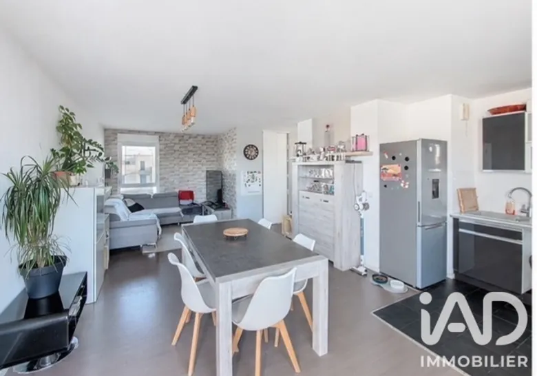 Appartement 4 pièces 92 m² · à Dammarie-lès-Lys · 91,9 m² · 185 000 €