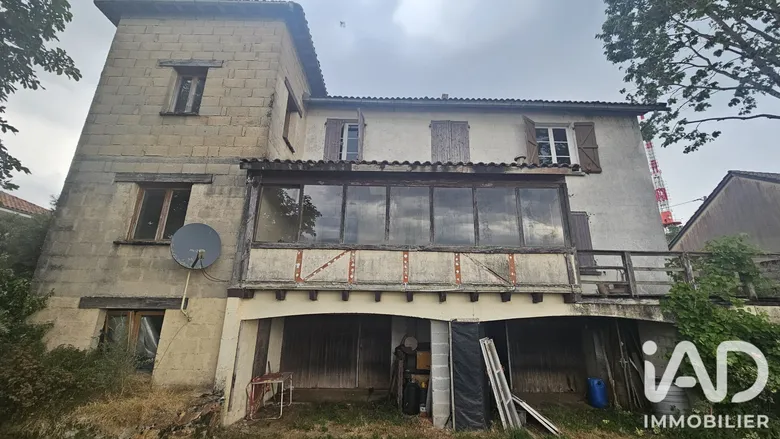 Maison 7 pièces 203 m² · à Labastide-du-Haut-Mont · 203 m² · 54 000 €
