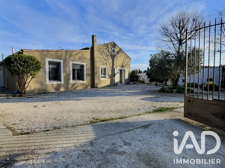 Maison 6 pièces 185 m² · à Saint-Martin-de-Crau · 185 m² · 499 000 €