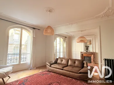 Apartment in Paris (75018)