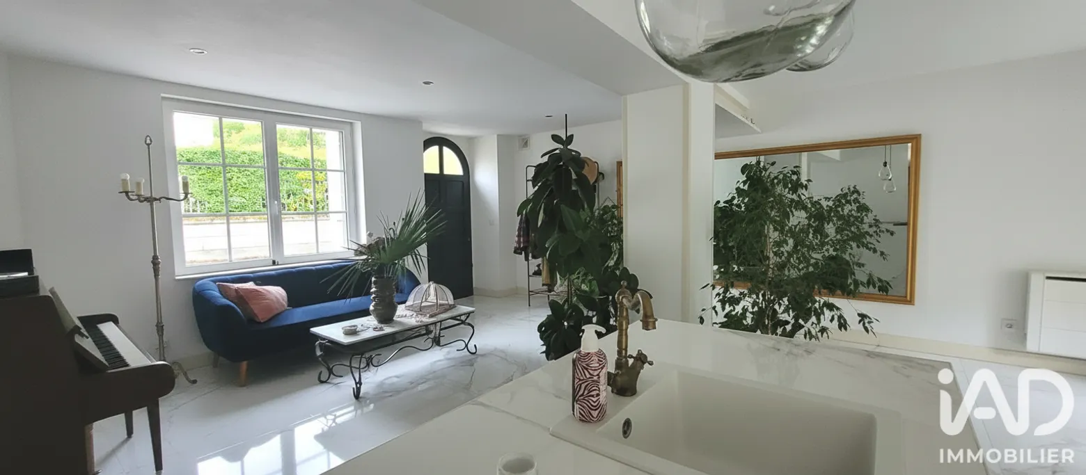 Vente maison à Saint-Jean-d'Angély (17400) : maison de ville 4 pièces 102 m² - 2071981 — 2