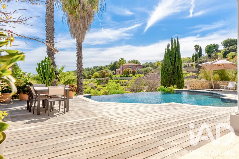 Maison 6 pièces 182 m² · à Bandol · 182 m² · 1 700 000 €