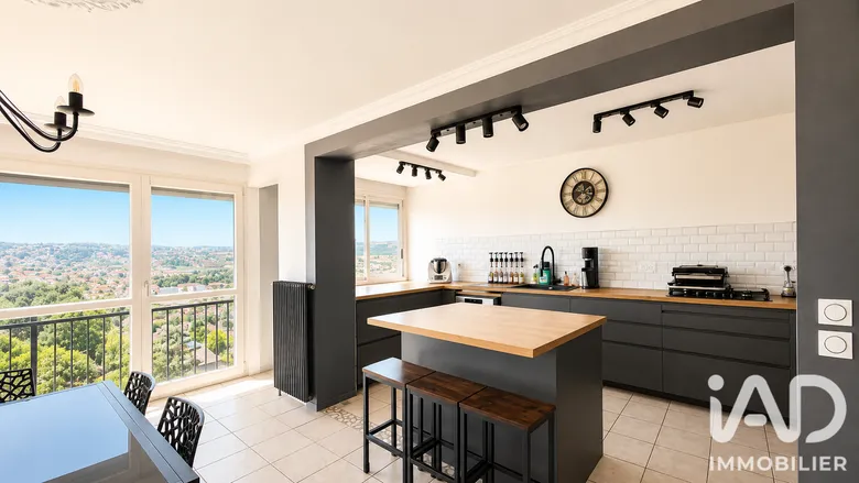 Appartement 5 pièces 102 m² · à Villars · 101,7 m² · 136 000 €