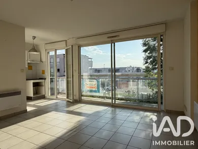 Apartment in Luc-la-Primaube (12450)
