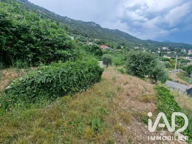 Terrain à bâtir à Châteauneuf-Villevieille (06390)