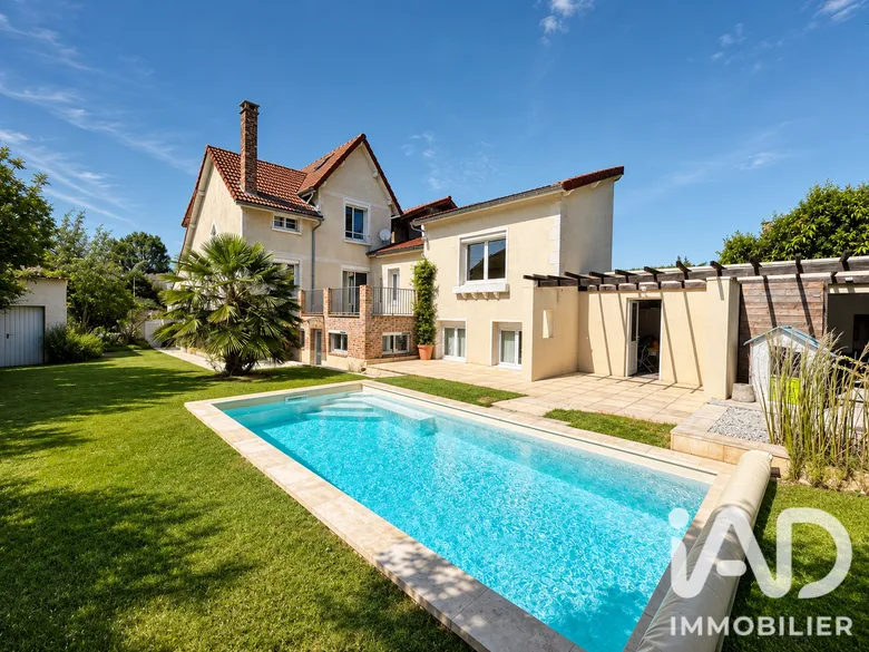 Maison 7 pièces 159 m² · à Sainte-Geneviève-des-Bois · 159 m² · 469 000 €