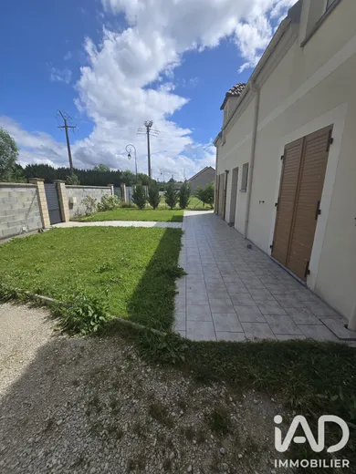 Maison de village à Savigny-sur-Clairis (89150)