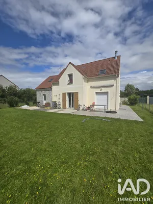 Maison de village à Savigny-sur-Clairis (89150)