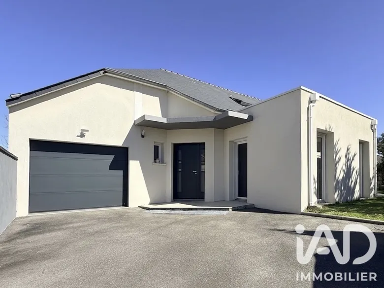 Maison 5 pièces 141 m² · à Saint-Mars-du-Désert · 140,9 m² · 450 000 €