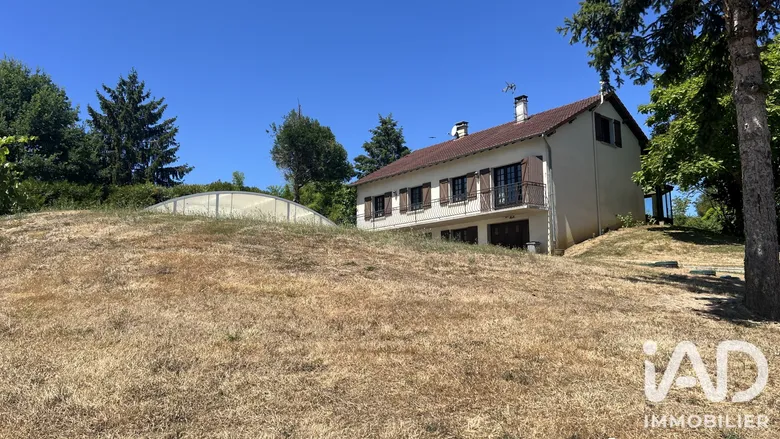 Maison 5 pièces 152 m² · à Saint-Hilaire-Bonneval · 151,9 m² · 164 900 €