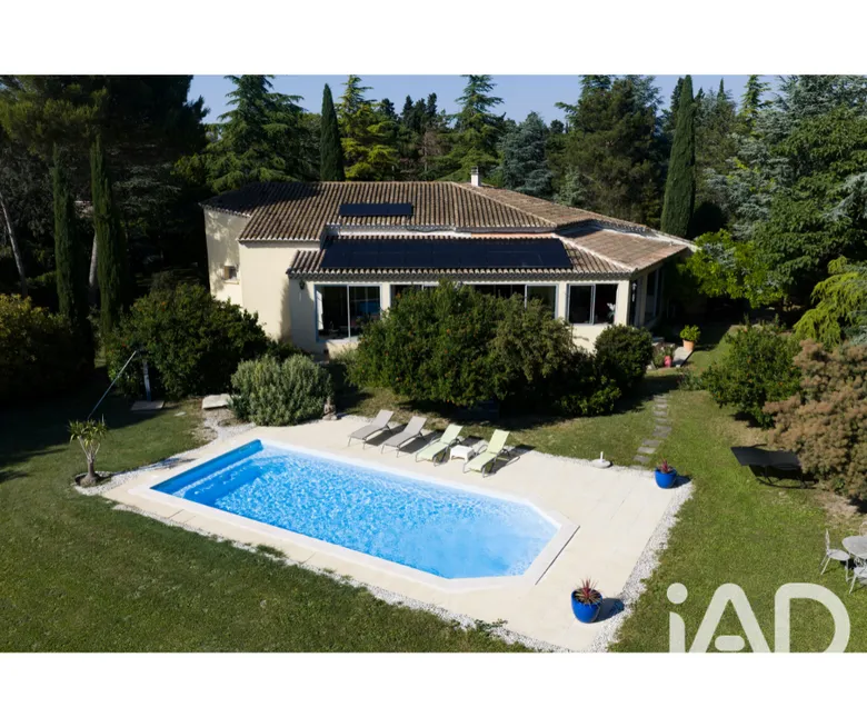 Maison 6 pièces 240 m² · à Sarrians · 240 m² · 759 000 €
