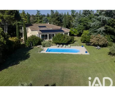 Maison d'architecte à Sarrians (84260)