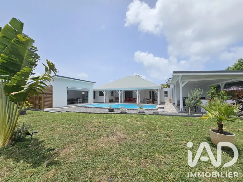 Maison 5 pièces 170 m² · à Saint-François · 170 m² · 748 800 €