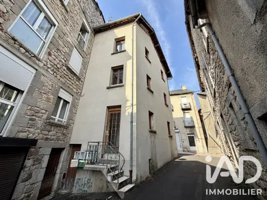 Immeuble à Saint-Alban-sur-Limagnole (48120)