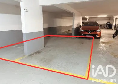 Parking à Paris (75020)