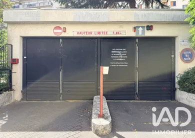 Parking à Paris (75012)