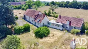 Maison de campagne à Saint-Saturnin (18370)