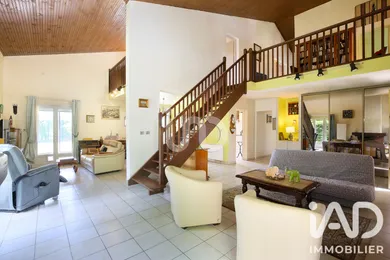 Architectural house in Montberon (31140)