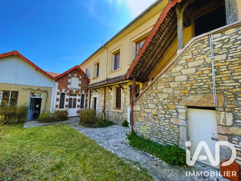 Maison 10 pièces 187 m² · à Entrains-sur-Nohain · 187 m² · 78 000 €