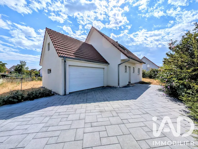 Maison 4 pièces 107 m² · à Sainte-Croix-en-Plaine · 107 m² · 330 000 €