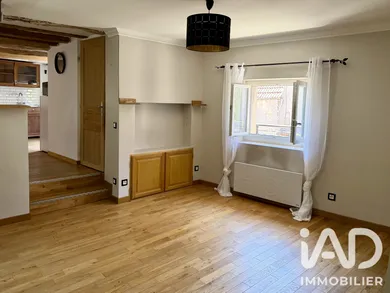 Apartment in Leuville-sur-Orge (91310)
