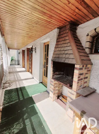 House in Pleurs (51230)
