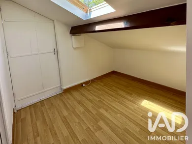 Apartment in Lévis-Saint-Nom (78320)
