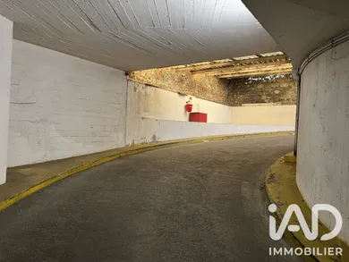 Parking in Montrouge (92120)