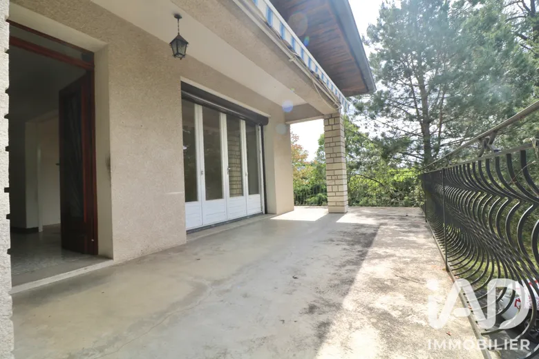 Maison 6 pièces 136 m² · à Montayral · 136 m² · 140 000 €