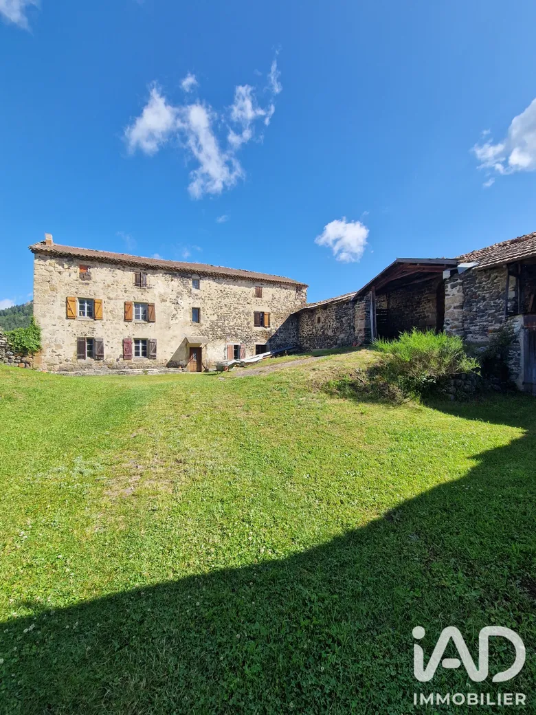 Maison 8 pièces 165 m² · à Vielprat · 165 m² · 150 000 €