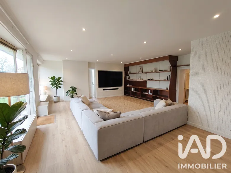 Maison 7 pièces 177 m² · à Usson-du-Poitou · 176,7 m² · 48 000 €
