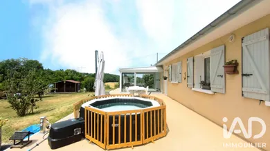 Maison traditionnelle à Les Avenières Veyrins-Thuellin (38630)