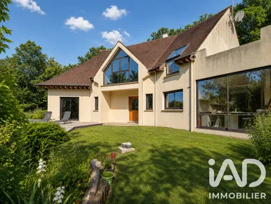 Maison d'architecte à Angicourt (60940)