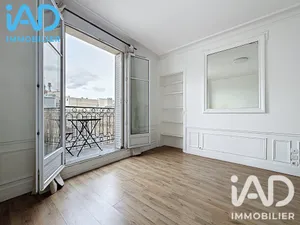 Apartment in Paris (75010)