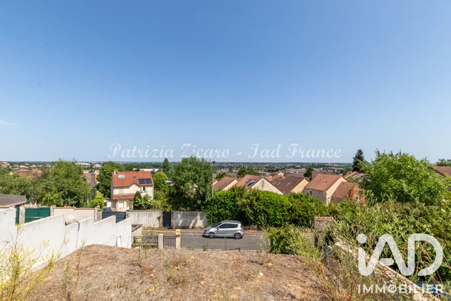 Maison à La Ville-du-Bois (91620) photo 3