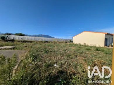 Building plot in Vinça (66320)