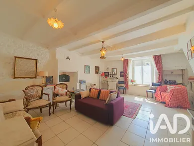House in La Rochelle (70120)