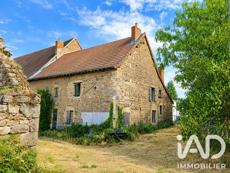 Maison 11 pièces 440 m² · à La Clayette · 440 m² · 139 900 €