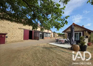 Maison de campagne à Vauban (71800)