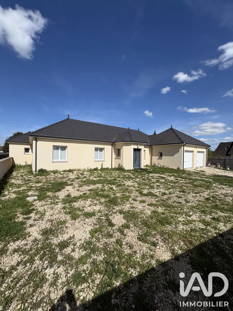 Maison 6 pièces 210 m² · à Bourges · 210 m² · 345 000 €
