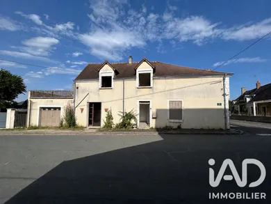 Building in Saint-Aubin (36100)