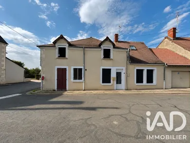 Building in Saint-Aubin (36100)