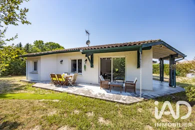 Detached house in Saint-Pierre-du-Mont (40280)